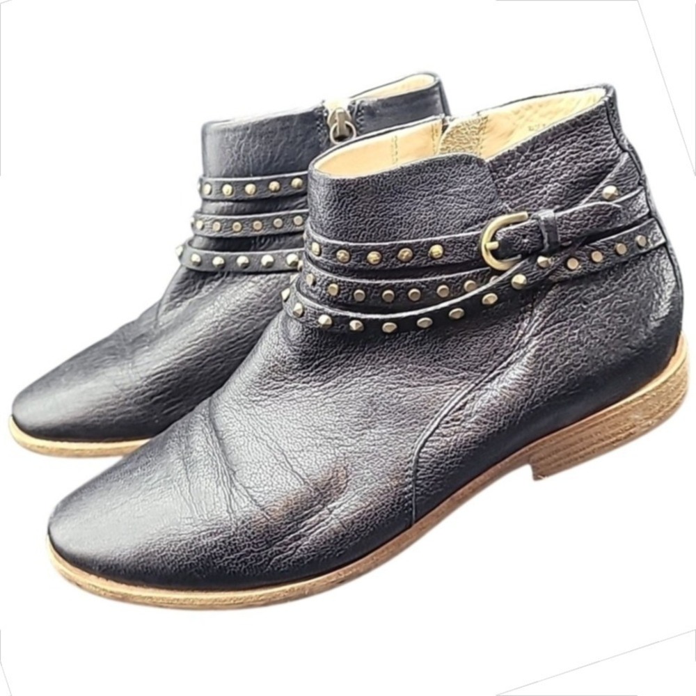 Geox Respira Women's 8.5 Black Leather Ankle Boots Studded Zipper